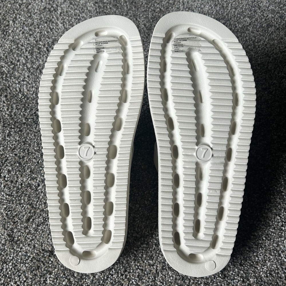NWOT Wild Fable Maysen Cream Slip-on Footbed Sandals Women's 7 Adjustable - Picture 5 of 7